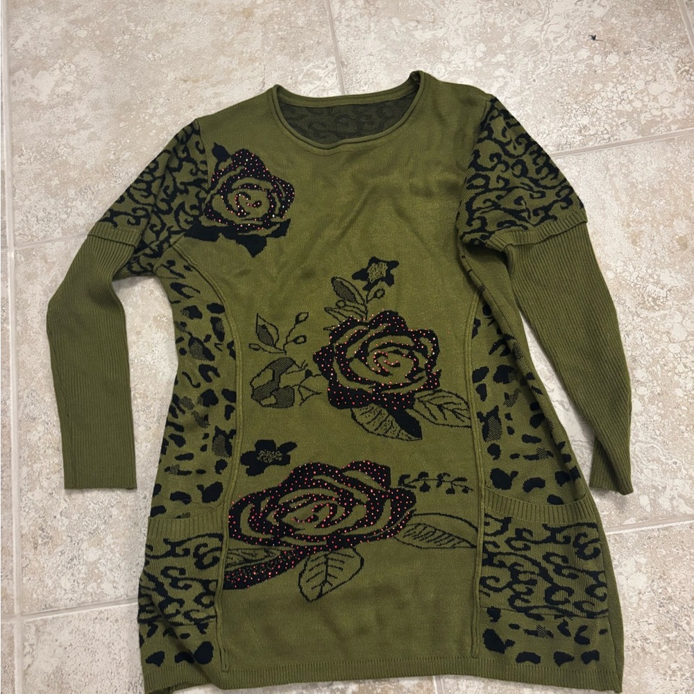 Green Sweater Dress with Rose Pattern